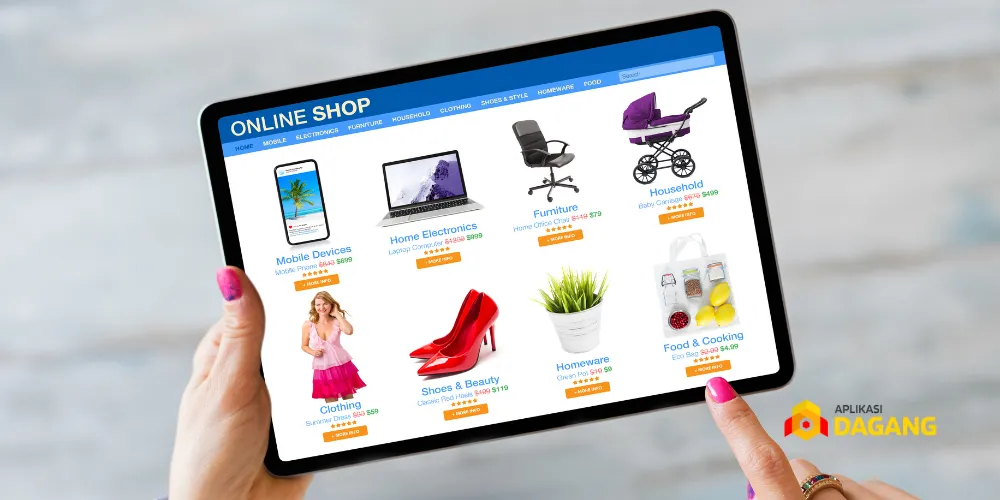 Pelanggan membuka website toko fashion Bandung