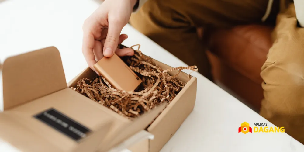 Packaging kuliner Bandung dengan desain kreatif dan instagramable.