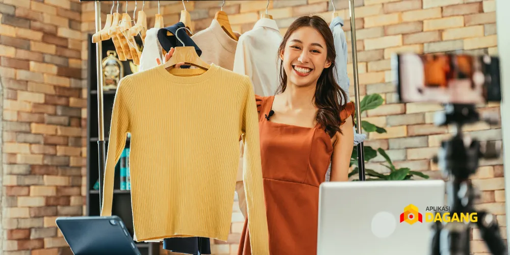 ilustrasi kolaborasi influencer dengan brand