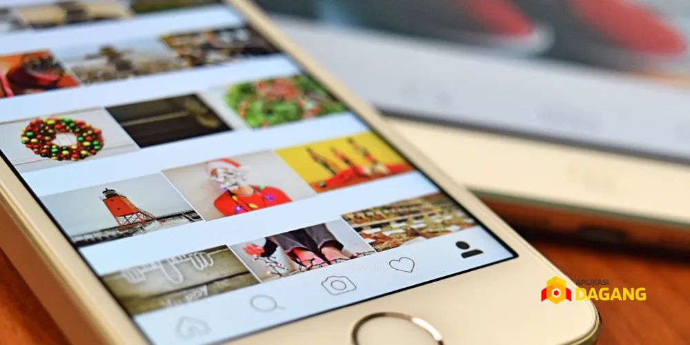 feed Instagram brand dengan desain konsisten