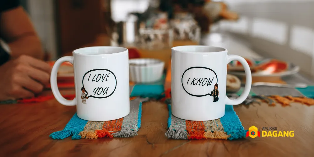 Mug custom dengan desain nama pelanggan