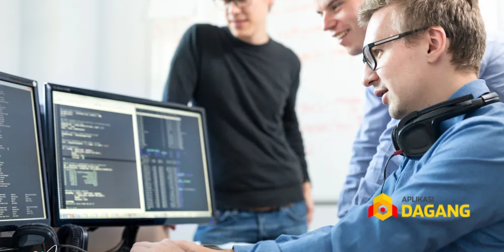 Tim Aplikasi Dagang mengembangkan software e-commerce untuk klien