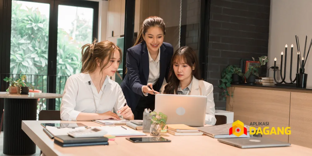 Tim Aplikasi Dagang sedang mengembangkan aplikasi booking untuk klien di Jakarta